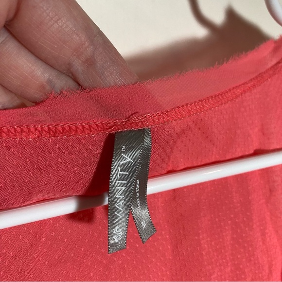 Vanity lightweight tank medium - Picture 3 of 4